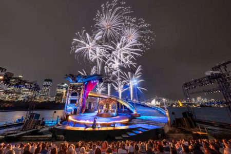 Handa Opera performance on Sydney Harbour