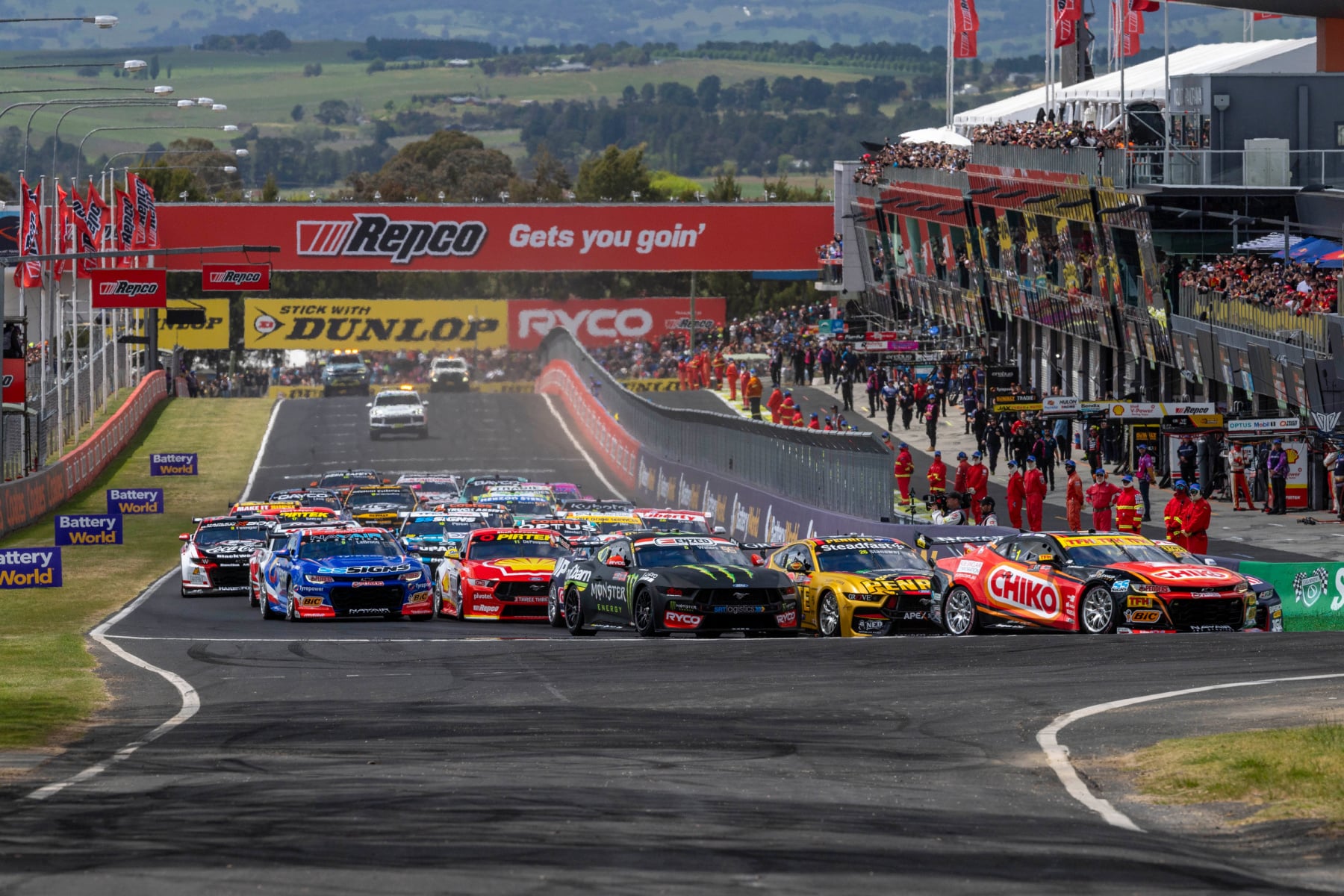 Cars racing in the Bathurst 1000